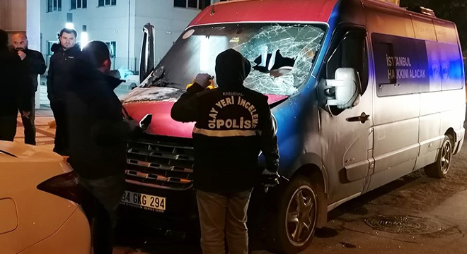 Silivri'de CHP'nin seçim aracı yandı