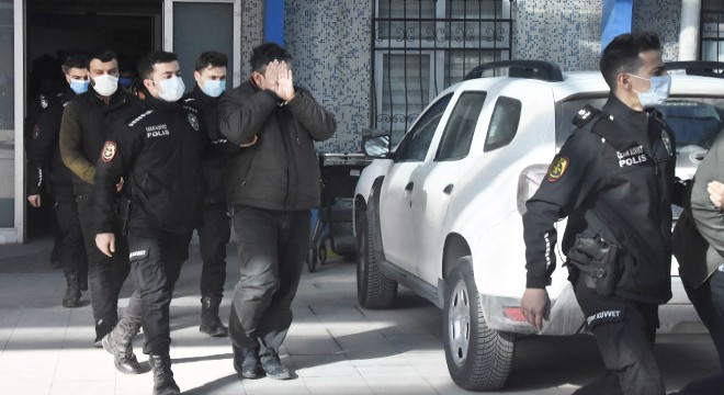 Sınavlara giren ve kopya sağlayan 35 kişiye gözaltı