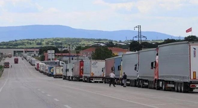 Sınır kapısında 10 kilometrelik Schengen kuyruğu