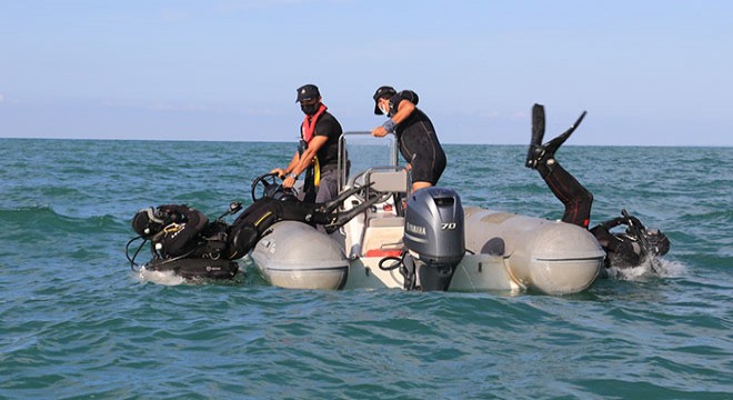 Sinop'ta sel kayıpları, Karadeniz'de aranıyor