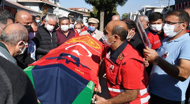 Sirenler görevi başında ölen itfaiye eri için çaldı