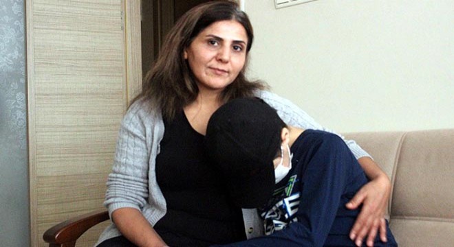 Sistinozis hastası Devrim, 12 yıldır 'karanlık oda'da yaşıyor