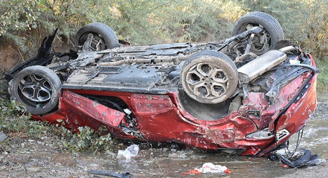 Sivas ta otomobil dereye uçtu: 2 ölü, 6 yaralı