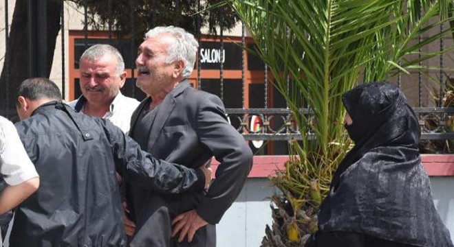 Siyanürlü sıvıyla anne ve babasını öldürdü, kardeşleri tedavide