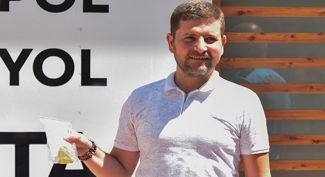 Skuterle giderken düşürdüğü 100 bin liralık altını 1 saatte buldu