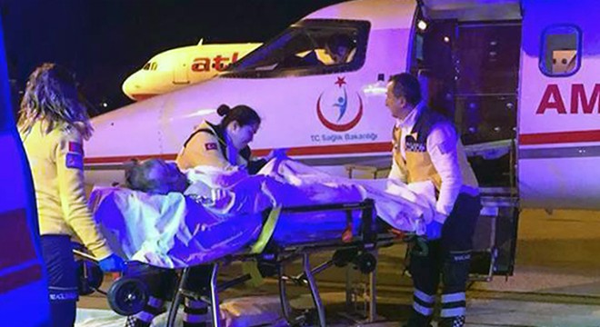 Soba patlamasında yaralanan 2 işçi İzmir'e sevk edildi
