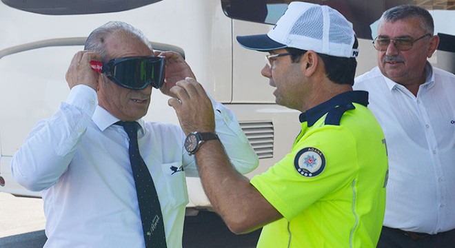 Şoförlere 'alkolmetre' gözlüklü denetim