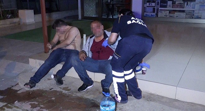 Sokağa çıkma kısıtlamasındaki kavgada 4 kişi yaralandı
