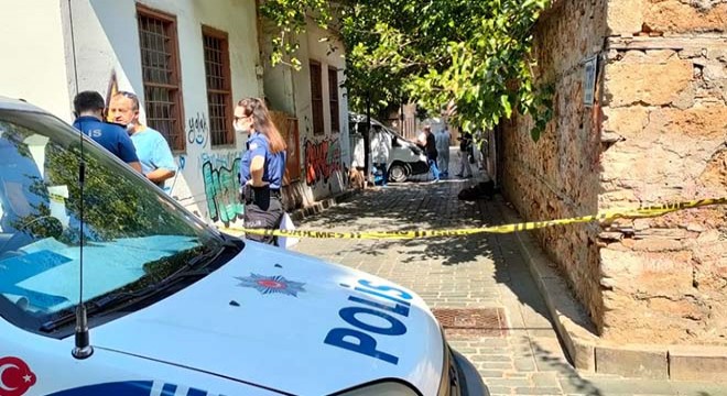 Sokak arasında ölü bulundu