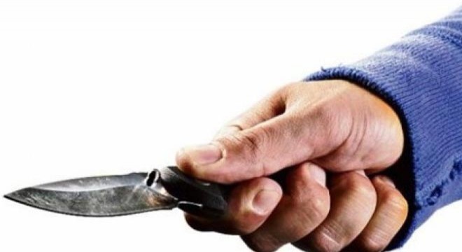 Sokak ortasında bıçaklanan kadın hayatını kaybetti