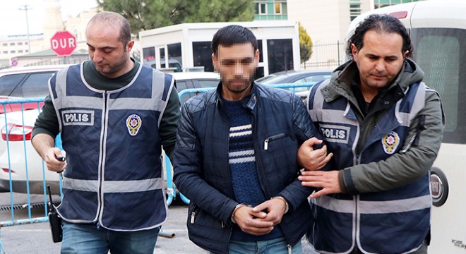 Sokak ortasında eşinden şiddet gören kadın evine döndü