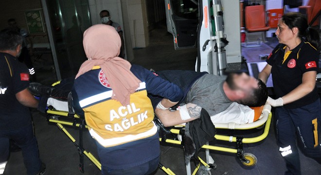 Sokakta tartıştığı kuzenini av tüfeğiyle vurdu