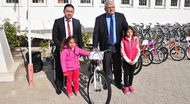 Sorgun'da 76 öğrenciye bisiklet dağıtıldı