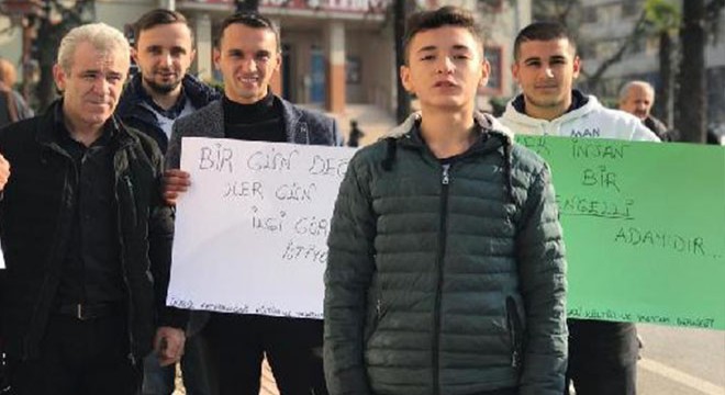 Sosyal deneyde, engelliye yardım etmek için koştular