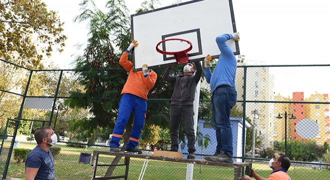 Spor sahalarında bakım çalışması