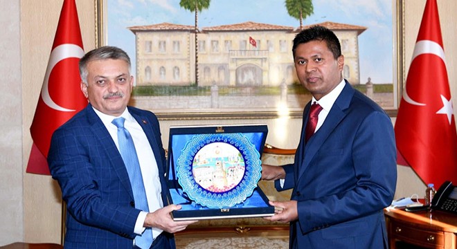 Sri Lanka Büyükelçisi, Vali Yazıcı'yı ziyaret etti