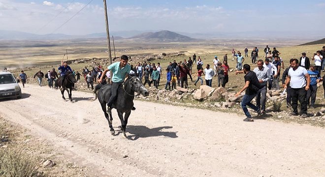Stabilize yolda at yarışı