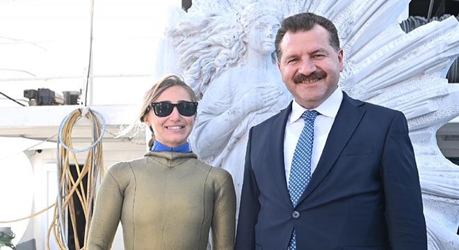 Su Altı Heykel Galerisi'nin ilk ziyaretçisi Şahika Ercümen oldu