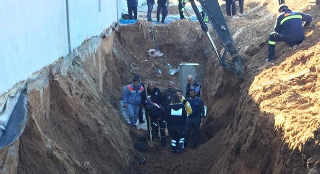Su hattı döşerken, toprak altında kalan işçi öldü