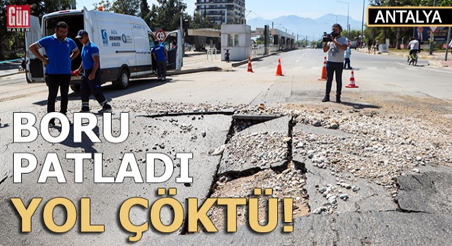 Su borusu patladı yol çöktü!