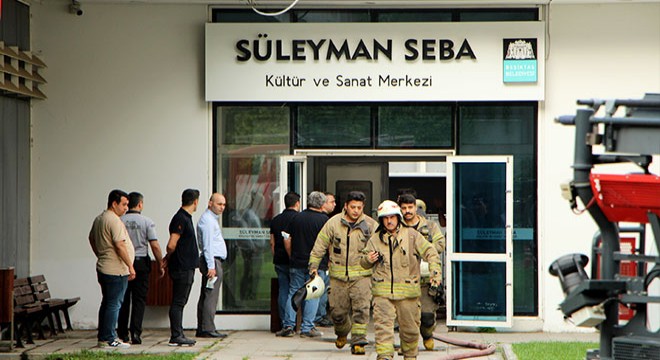 Süleyman Seba Kültür Merkezi’nde yangın paniği