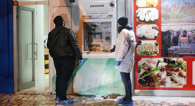 Sultanbeyli'de ATM'leri ateşe verip kaçtılar
