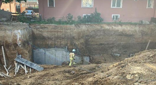 Sultanbeyli'de inşaatta çökme
