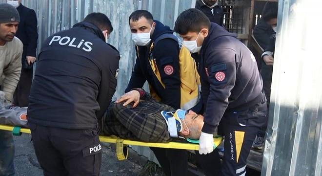 Sultangazi'de inşaatta düşen işçi yaralandı