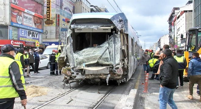 Sultangazi'de tramvay raylara tekrar oturtuldu