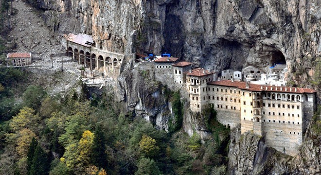 Sümela Manastırı, ziyaretçilerini ağırlamaya başladı