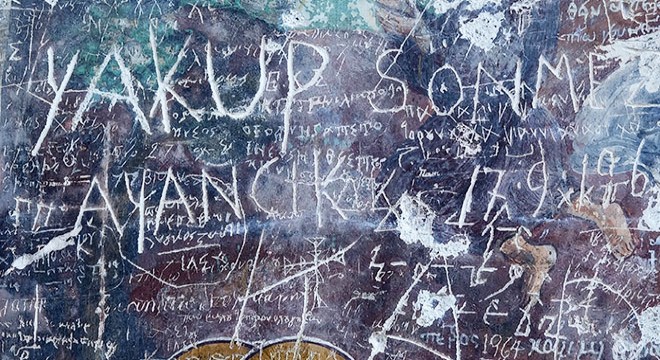 Sümela'da fresklere kazınan isimler silinecek