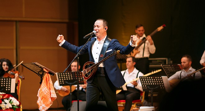 Sümer Ezgü'den Kazakistan'da konser