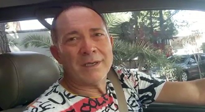 Sümer Ezgü'nün aracının motoruna giren kediyi, itfaiye çıkardı