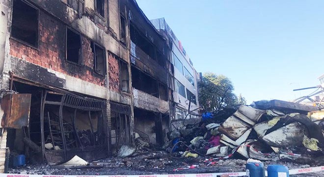 Sünger fabrikasındaki yangında can kaybı 3'e çıktı