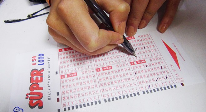 Süper Loto'da büyük ikramiyenin sahibi parasını aldı