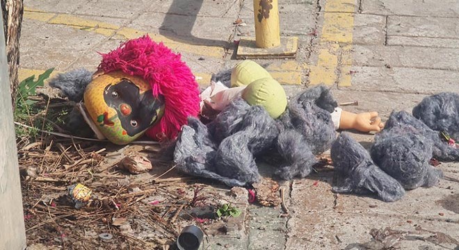 Şüpheli oyuncak bebek, fünye ile patlatıldı