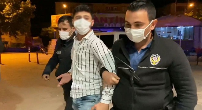 Şüphelinin üzerinden  polis rozeti  ve  ruhsatsız tabanca  çıktı