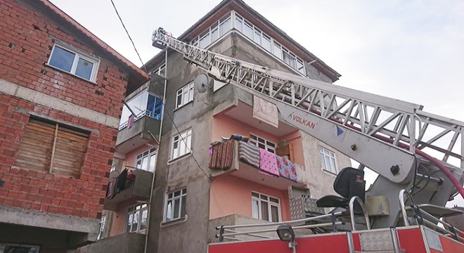 Suşehri'nde çatı yangını