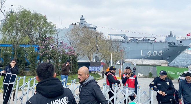 TCG Anadolu'ya 2. günde ziyaretçi akını