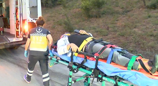 TEM Otoyolu'nda iki kamyonet çarpıştı: 1’i ağır 2 yaralı