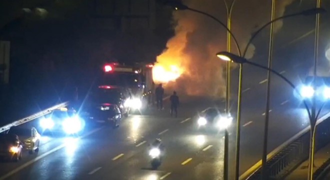 TEM Otoyolu'nda otomobil alev alev yandı