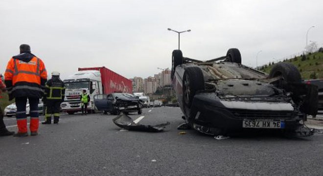 TEM'de zincirleme kaza: 1'i çocuk, 8 yaralı