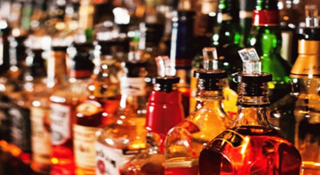 TIR'da 500 bin TL'lik kaçak içki ele geçirildi