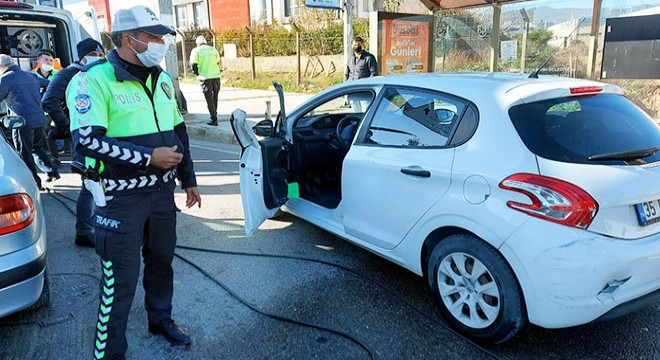 TIR'ın altında kalan kadın sürücü hayatını kaybetti