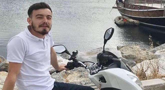 TIR'ın çarptığı otomobil hurdaya döndü: 1 ölü, 2 yaralı