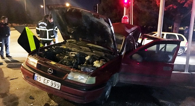 TIR'ın otomobile çarptığı anlar kamerada