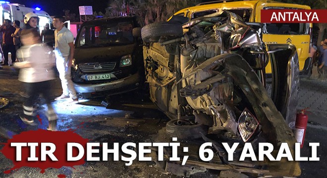 TIR, kırmızı ışıkta bekleyen araçlara çarptı: 6 yaralı