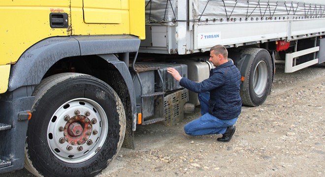 TIR parkında aküler çalındı