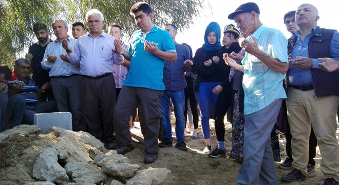 Tabancasıyla intihar eden teğmen toprağa verildi