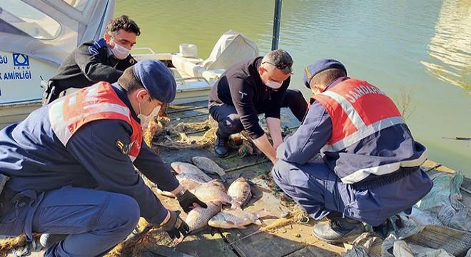 Tahtalı Barajı'nda balık avlayan 2 kişiye, 9 bin lira ceza